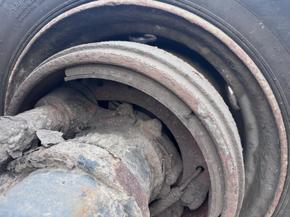 2 X ROR AXLES WITH DRUM BRAKES AND 215/75R17.5 TYRES – TRACTOR LOW LOADER TRAILER