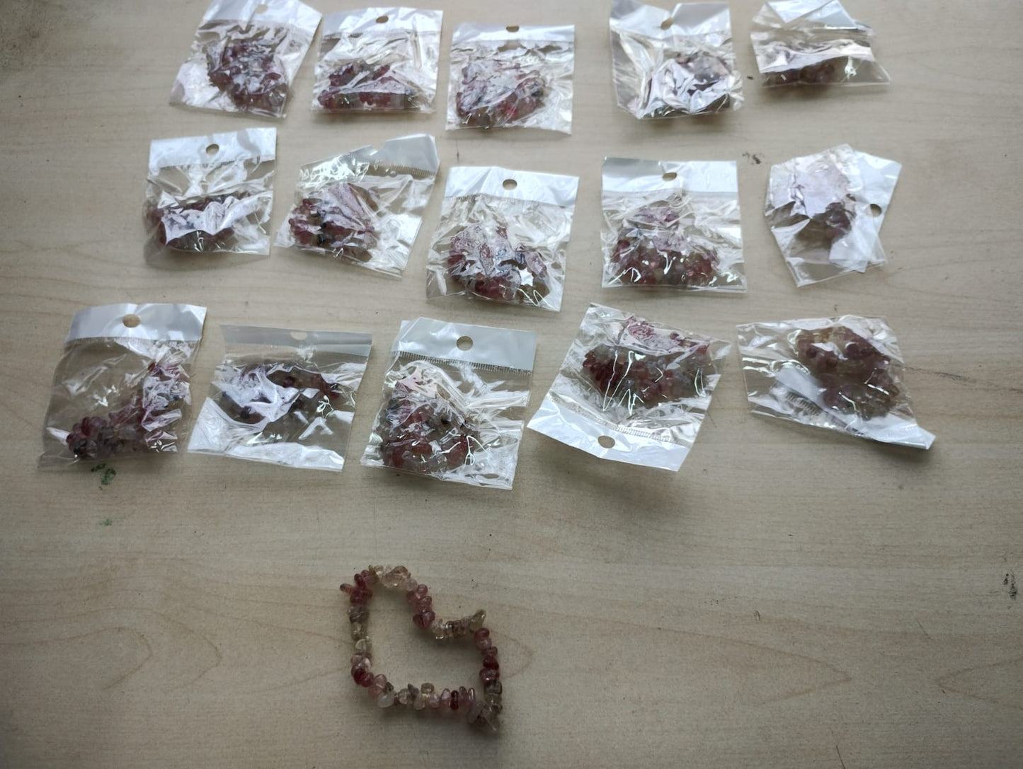GOLD RUT + STRAWBERRY QUARTZ CRYSTAL CHIP BRACELET JOB LOT OF 16 - BRAND NEW