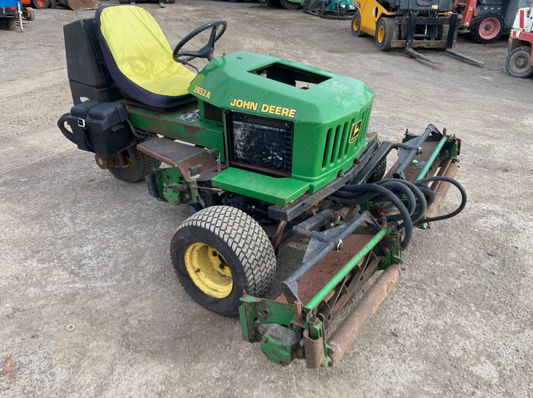 JOHN DEERE 2653A TRIPLE-GANG CYLINDER REEL DIESEL LAWN MOWER