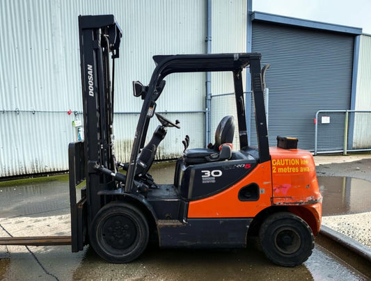 2017 DOOSAN D30S-5 FORKLIFT TRUCK 3,000KG