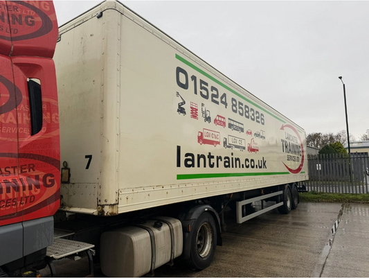 2001 CARTWRIGHT TANDEM-AXLE BOX TRAILER – AIR SUSPENSION