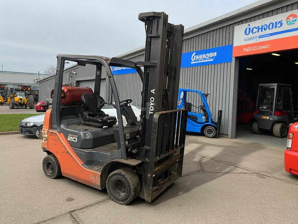 TOYOTA 02-8FGKF20 LPG FORKLIFT