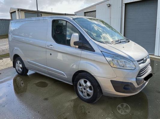 **(ONLY 84K MILEAGE)** 2015 FORD TRANSIT CUSTOM 290 LTD E-TECH L1H1 2198CC >>--NO VAT ON HAMMER--<<