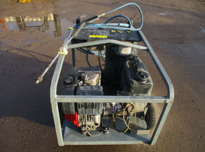 KARCHER HDS 801 D DIESEL HOT PRESSURE WASHER – 140 BAR