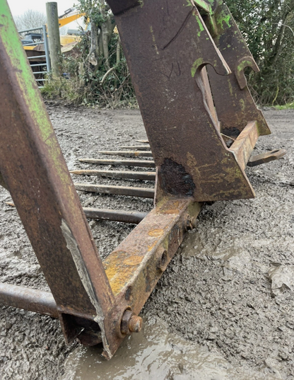 MERLO MUCK FORK / GRAB ATTACHMENT
