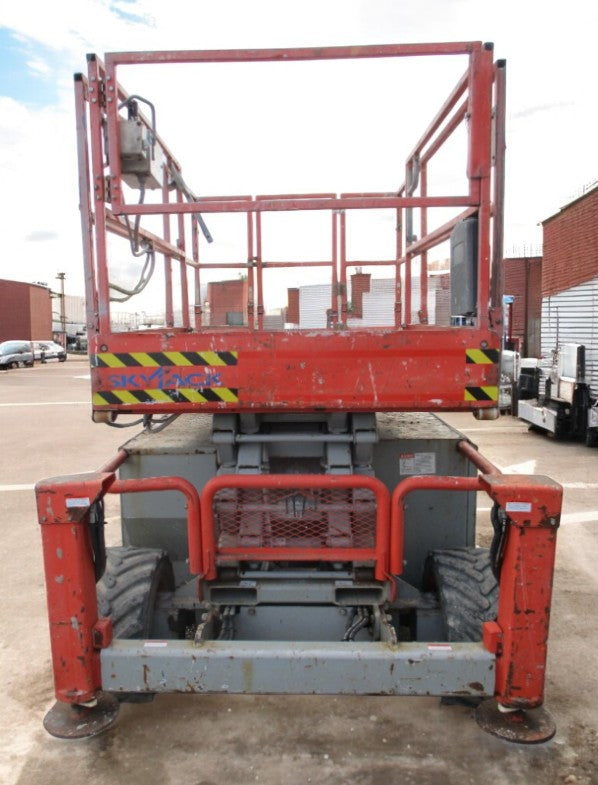 2011 SKYJACK SJ6832 SCISSOR LIFT
