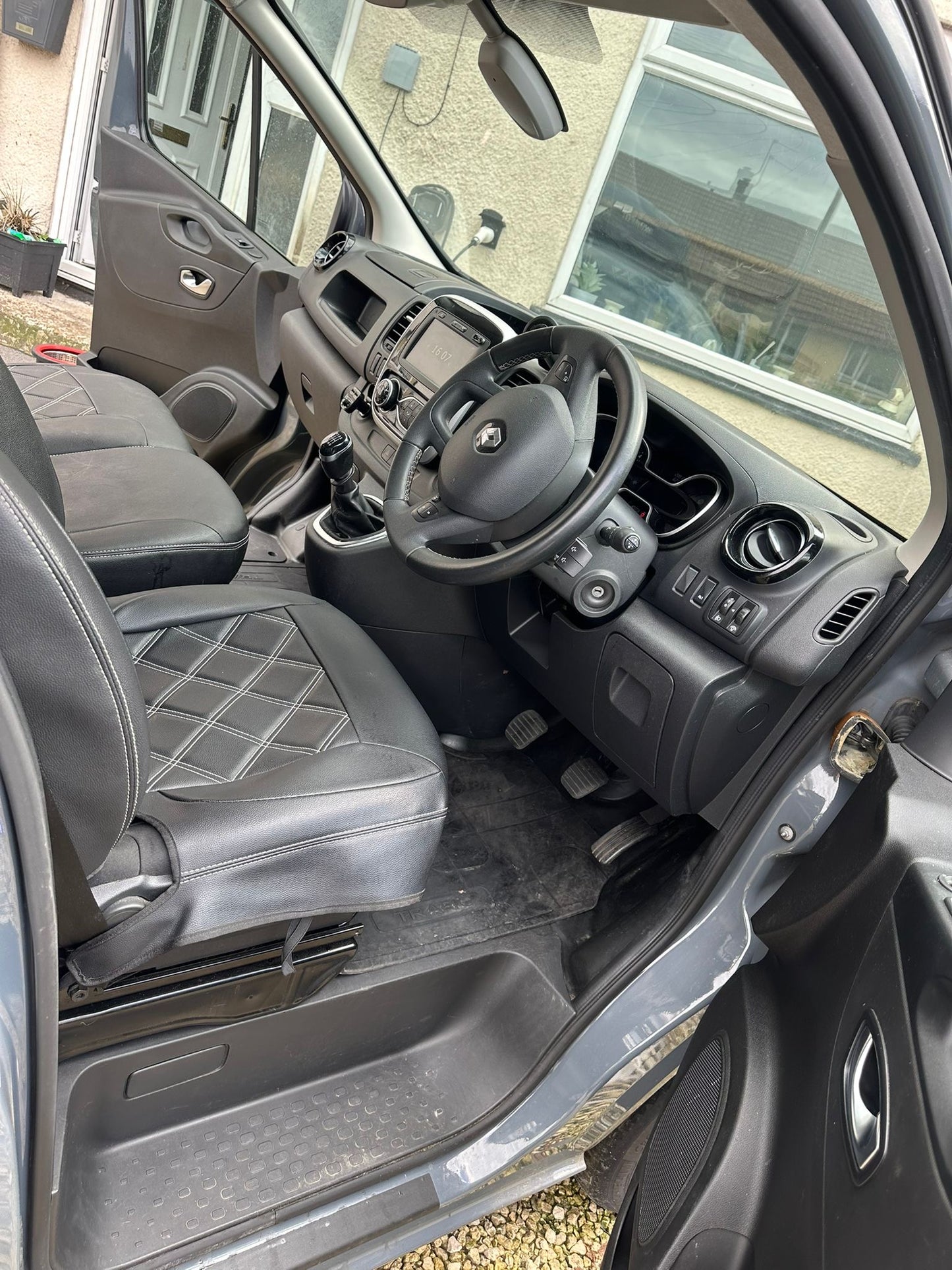 **(ONLY 30K MILEAGE)** 2020 RENAULT TRAFIC SL28 BLACK ED ENGY DCI L1H1 >>--NO VAT ON HAMMER--<<