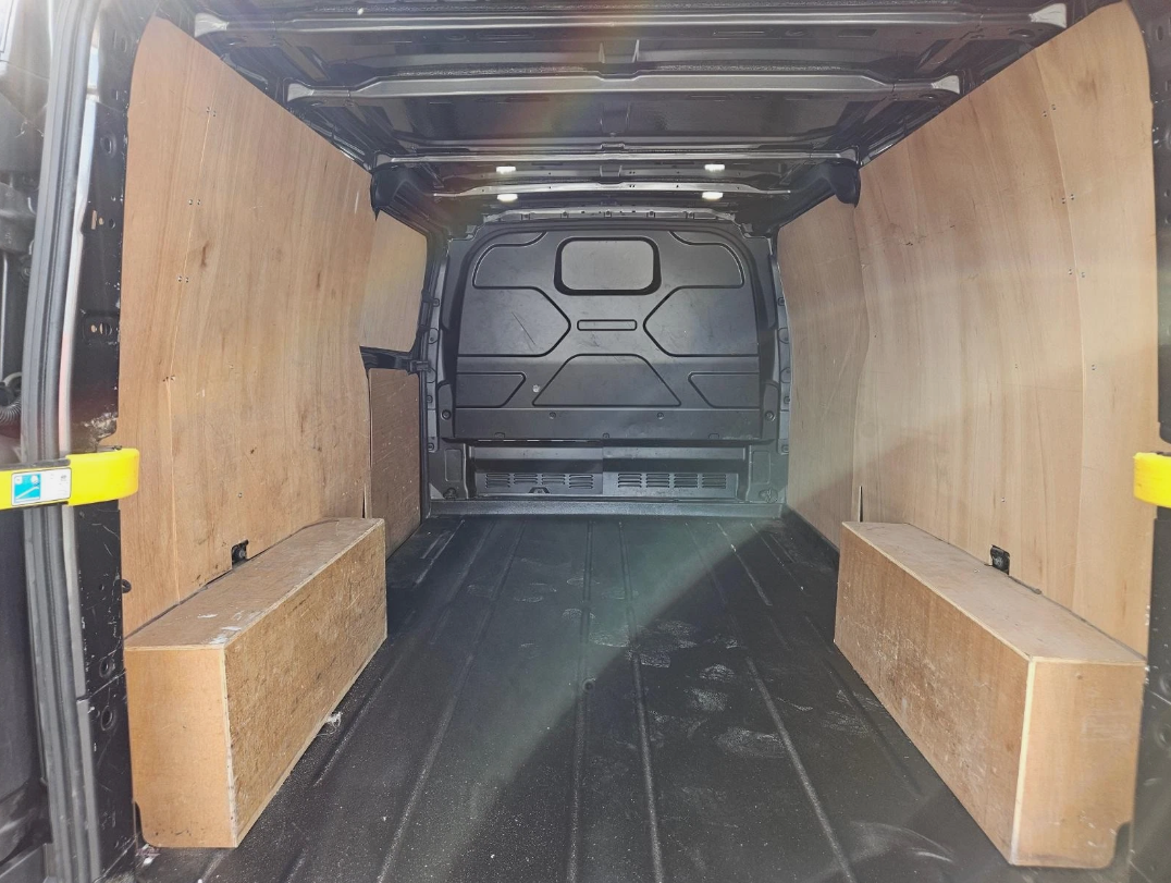 **(ONLY 80K MILEAGE)** 2020 FORD TRANSIT CUSTOM 300LIMITD EBLUE L2H1 1996CC MANUAL VAN