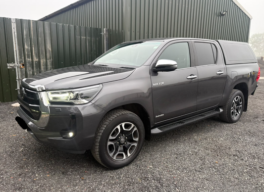 **(ONLY 62K MILEAGE)** 2023 TOYOTA HILUX INVINCIBLE D-4D 4WDDCB 2.4 DIESEL AUTOMATIC PICK UP