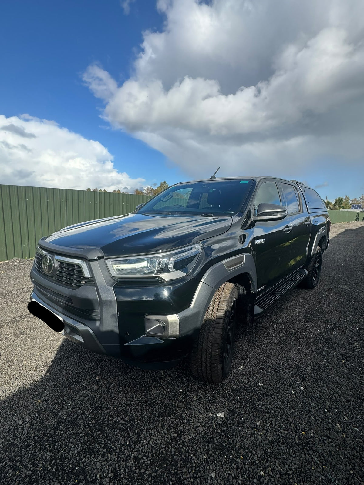 **(ONLY 57K MILEAGE)** 2021 TOYOTA HILUX INVINCIBLE X D-4D 2.8 AUTOMATIC DIESEL BLACK PICK UP