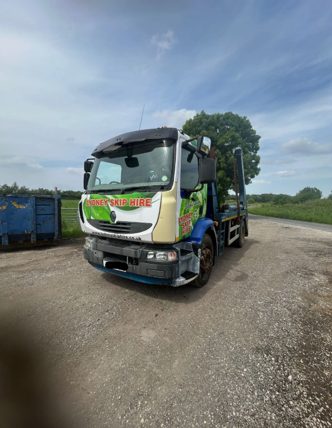 2013 RENAULT TRUCKS SKIP WAGON