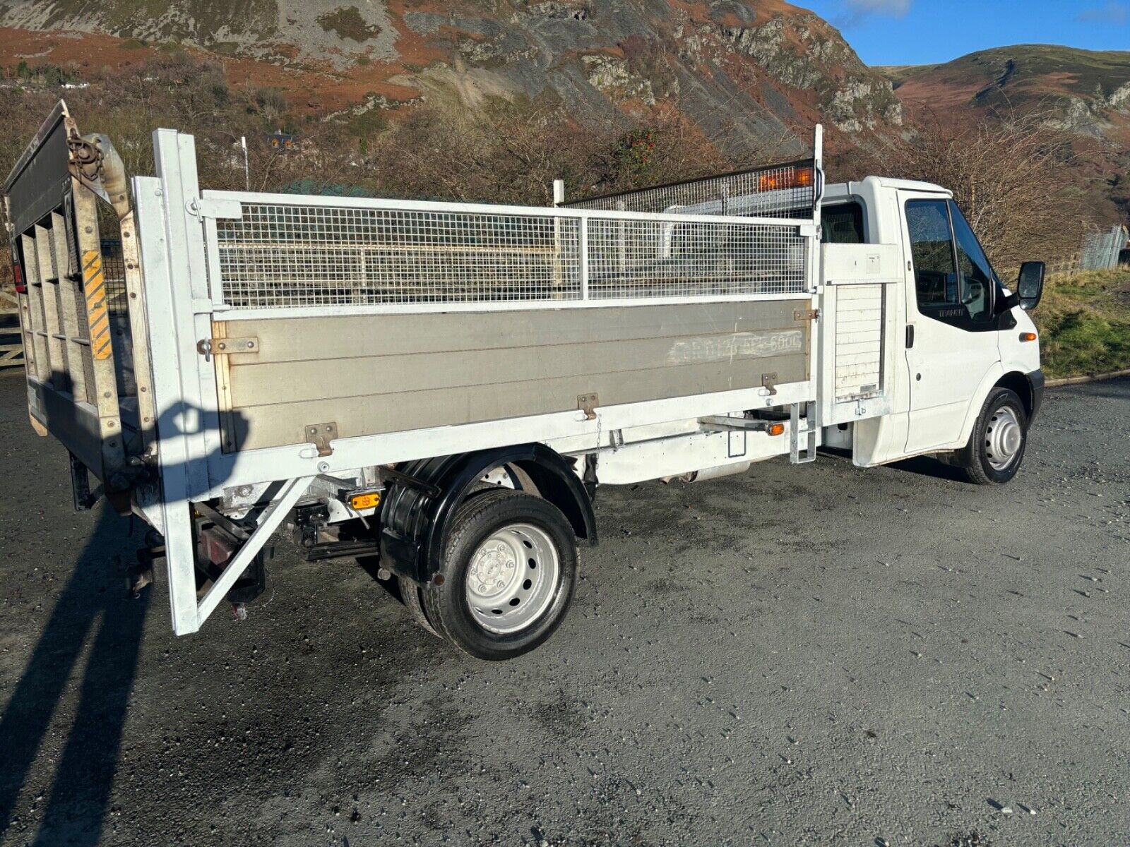Bid on EFFICIENT EX-COUNCIL FORD TRANSIT TIPPER: 8-PAGE SERVICE HISTORY- Buy &amp; Sell on Auction with EAMA Group