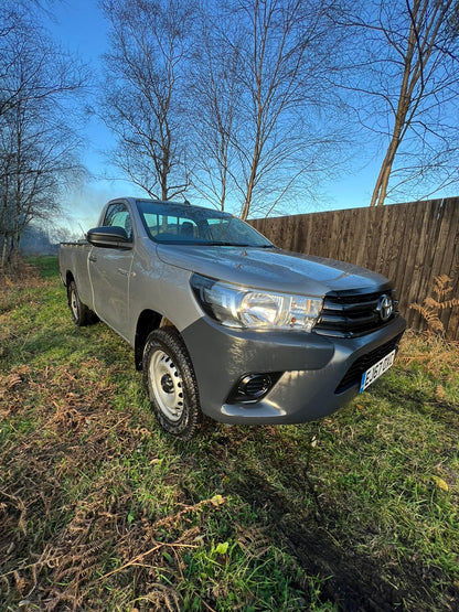Bid on **(ONLY 98K MILEAGE)** 2017 TOYOTA HILUX SINGEL CAB- Buy &amp; Sell on Auction with EAMA Group