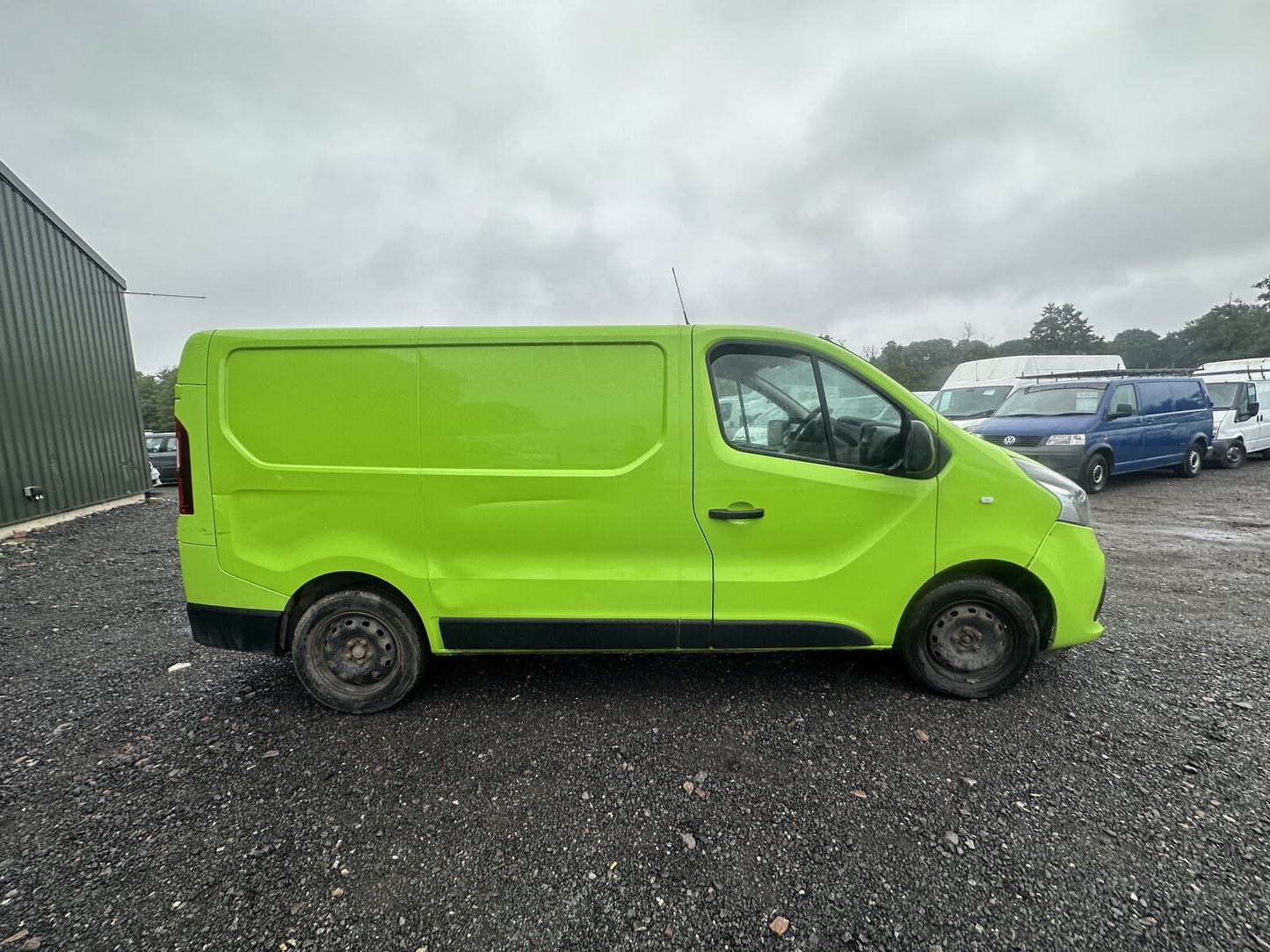 Bid on ECO-FRIENDLY PANEL VAN: 2015 TRAFIC WITH 6-SPEED MANUAL - MOT: 17TH JUNE 2024- Buy &amp; Sell on Auction with EAMA Group