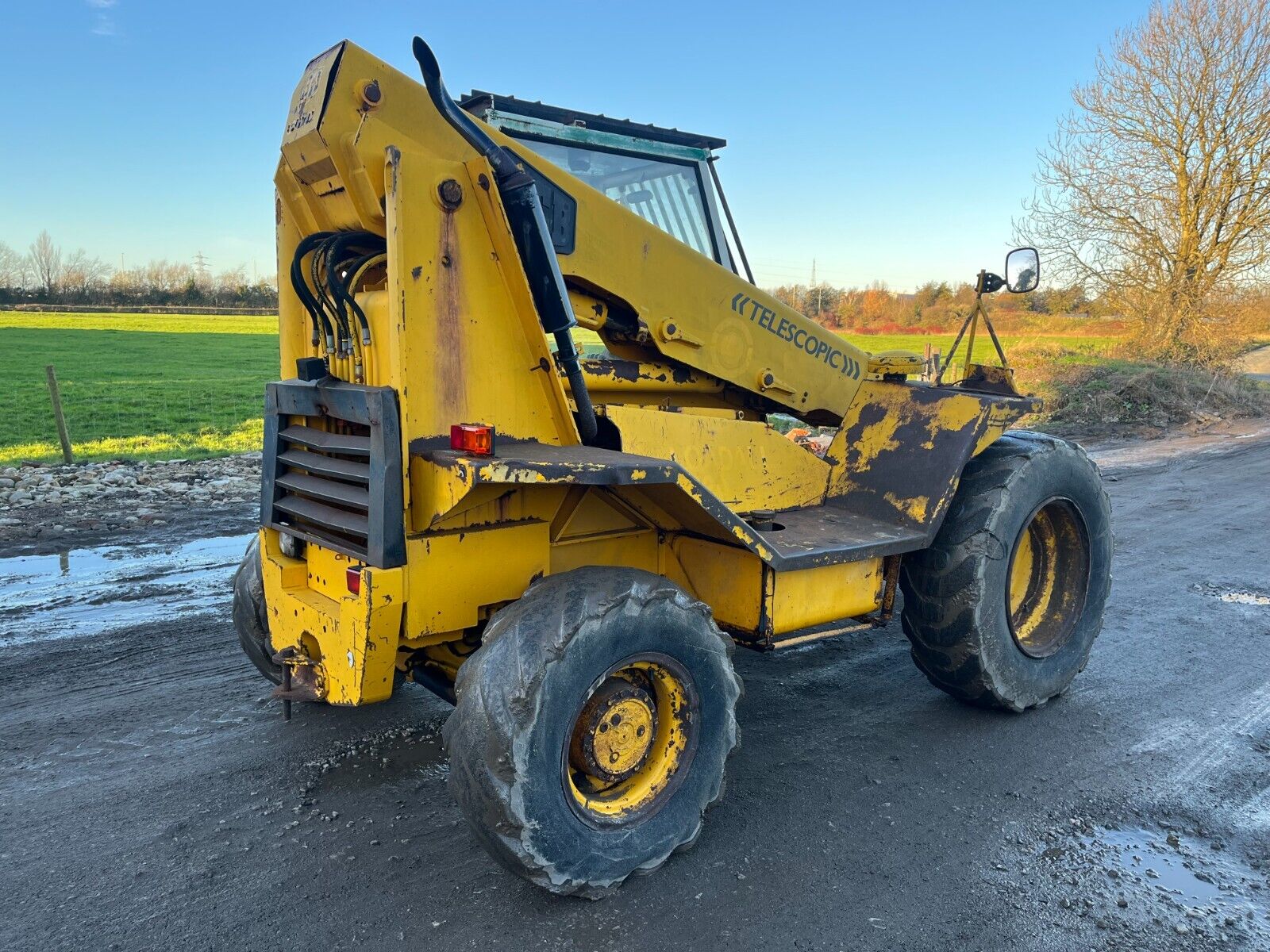 Bid on POWERFUL PRECISION: JCB 520-4 TELESCOPIC MUSCLE- Buy &amp; Sell on Auction with EAMA Group