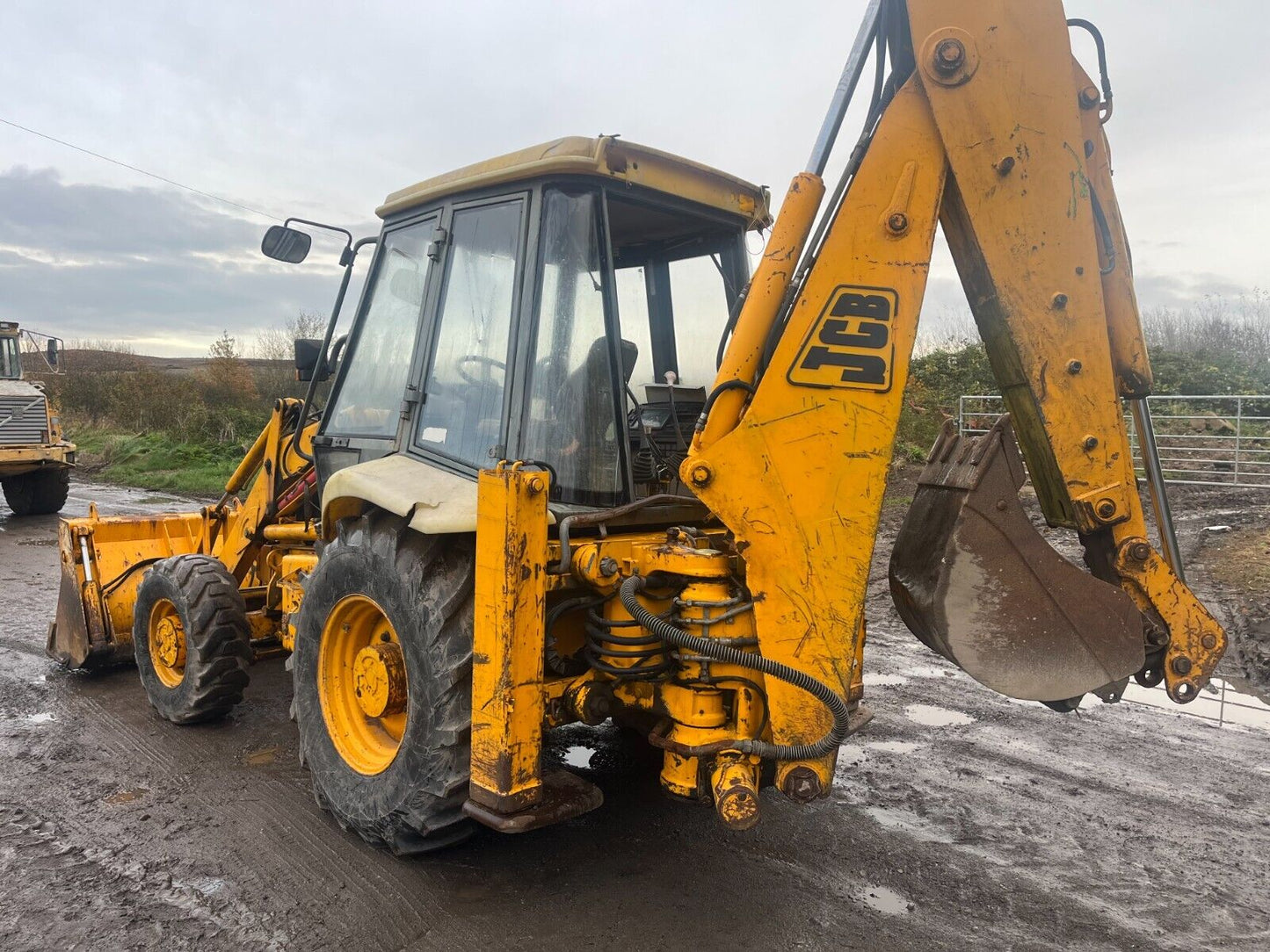 Bid on EFFICIENT POWER: PERKINS TURBO IN '96 JCB 3CX- Buy &amp; Sell on Auction with EAMA Group