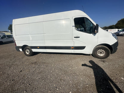Bid on 2014 RENAULT MASTER EXTRA VAN: MEDIUM ROOF ONLY 145K MILES - (NO VAT ON HAMMER)- Buy &amp; Sell on Auction with EAMA Group