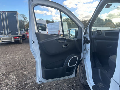 Bid on EFFICIENT EMISSARY: ULEZ COMPLIANT VIVARO TRAFIC L2 SPORTIVE - NO VAT ON HAMMER- Buy &amp; Sell on Auction with EAMA Group