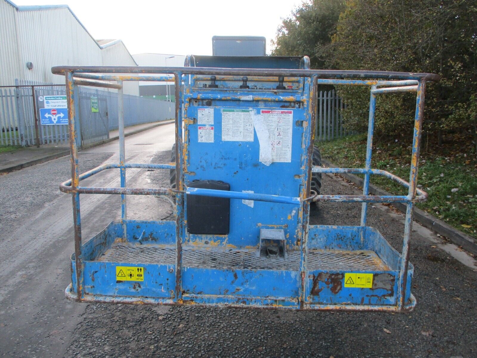 Bid on 2005 GENIE Z45 / 25 CHERRY PICKER- Buy &amp; Sell on Auction with EAMA Group