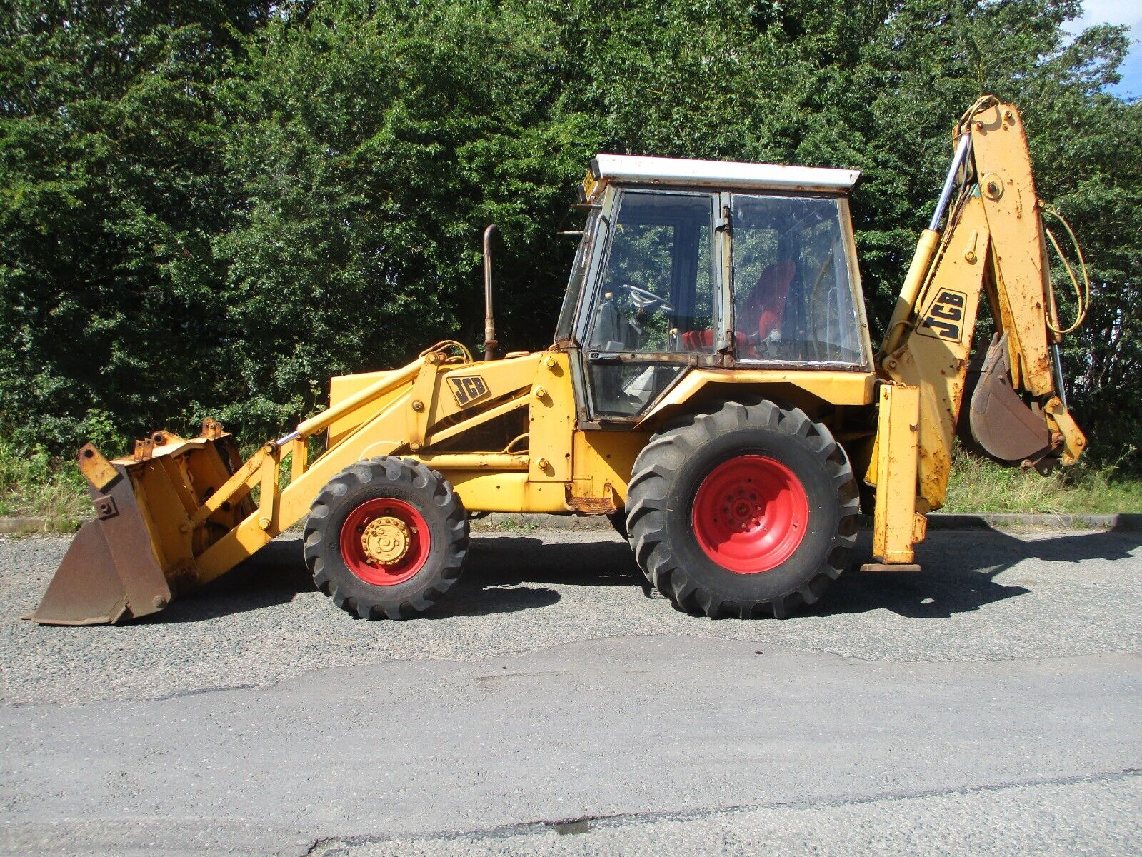 Bid on JCB 3CX: THE ULTIMATE 4X4 LOADER AND DIGGER- Buy &amp; Sell on Auction with EAMA Group