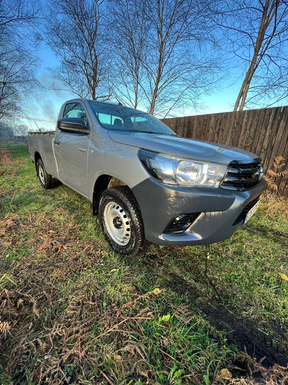 Bid on **(ONLY 98K MILEAGE)** 2017 TOYOTA HILUX SINGEL CAB- Buy &amp; Sell on Auction with EAMA Group
