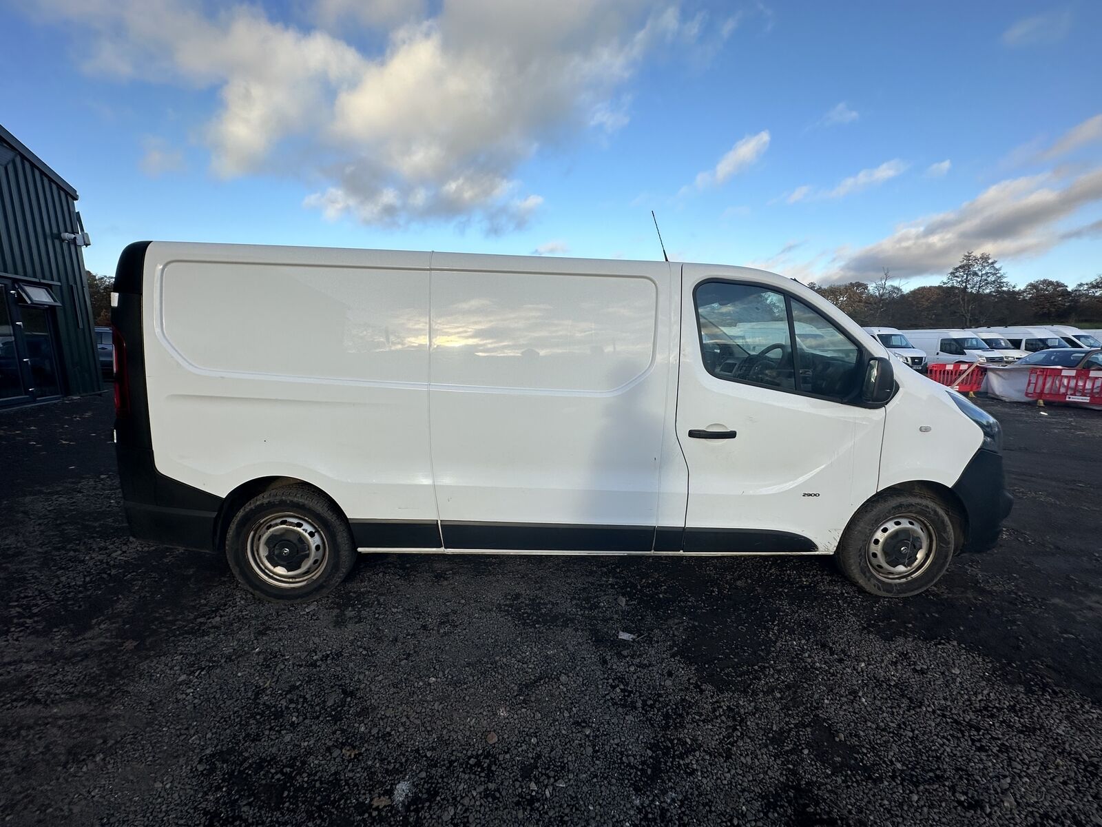 Bid on **(ONLY 75K MILEAGE)** PRACTICAL LWB VAN: 2015 VAUXHALL VIVARO TRAFIC NO VAT ON HAMMER- Buy &amp; Sell on Auction with EAMA Group