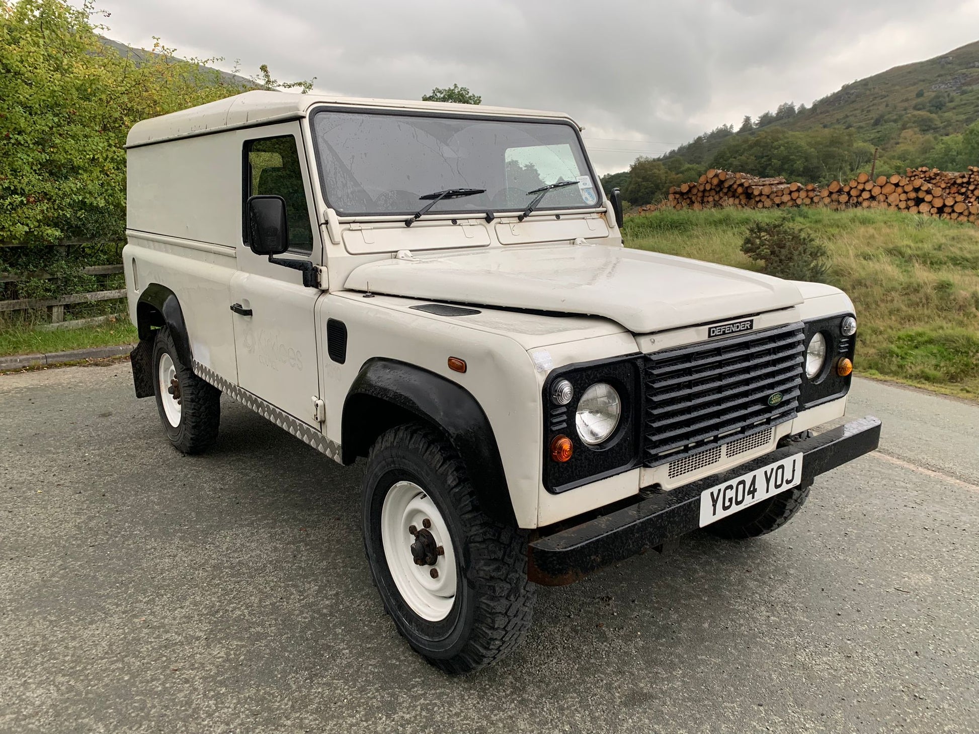 Bid on LAND ROVER 110 HARDTOP VAN TD5 4WD UTILITY TRUCK- Buy &amp; Sell on Auction with EAMA Group