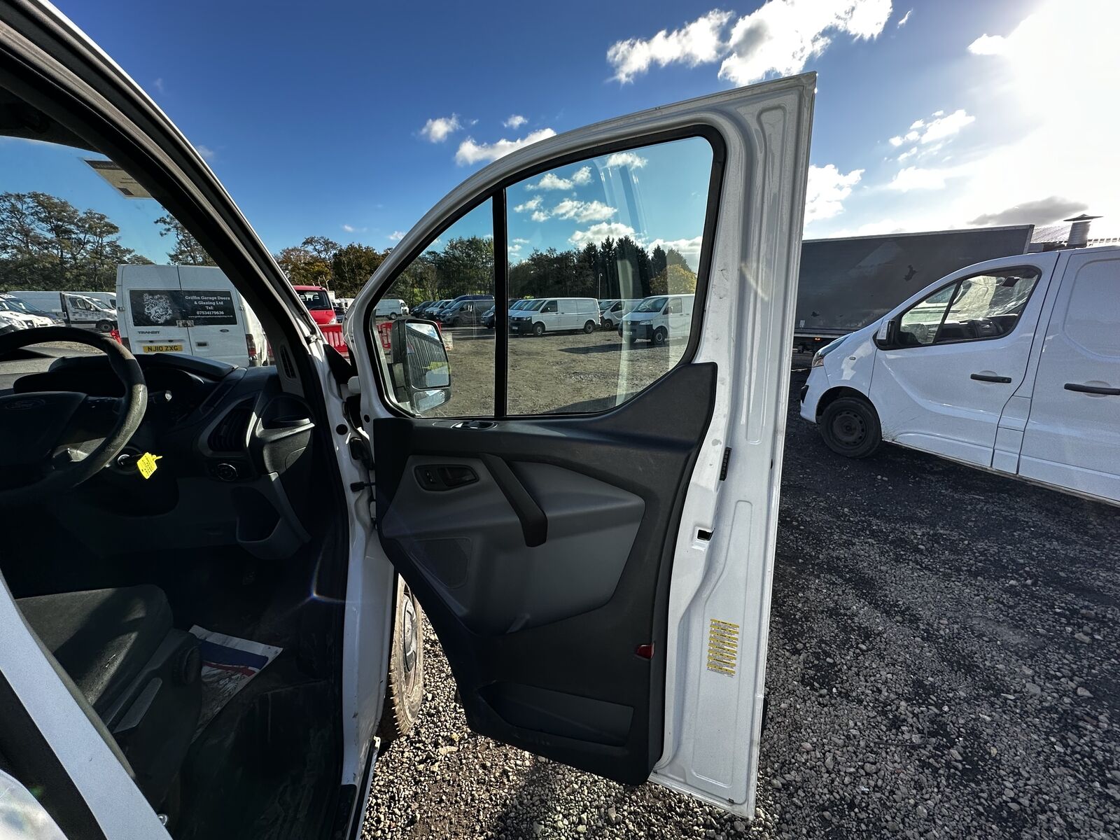 Bid on AFFORDABLE WORKHORSE: 2014 FORD TRANSIT CUSTOM 270 L1 LOW ROOF- Buy &amp; Sell on Auction with EAMA Group