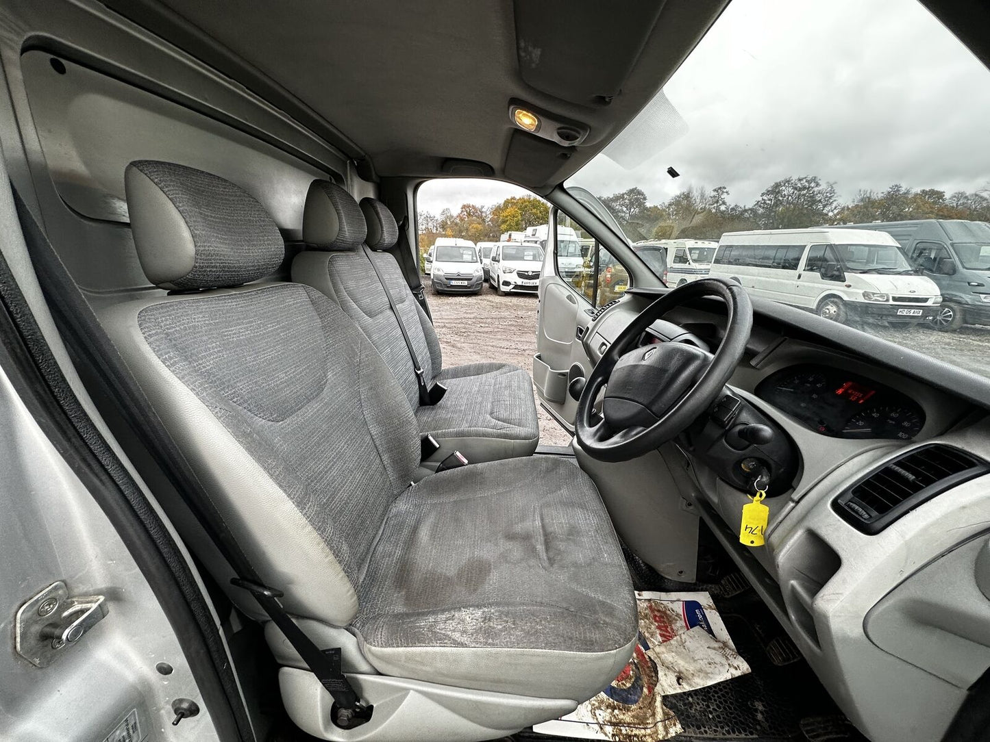 Bid on 2007 RENAULT TRAFIC VIVARO: RELIABLE WORKHORSE - MOT: 15TH NOVEMBER 2024 - NO VAT ON HAMMER- Buy &amp; Sell on Auction with EAMA Group
