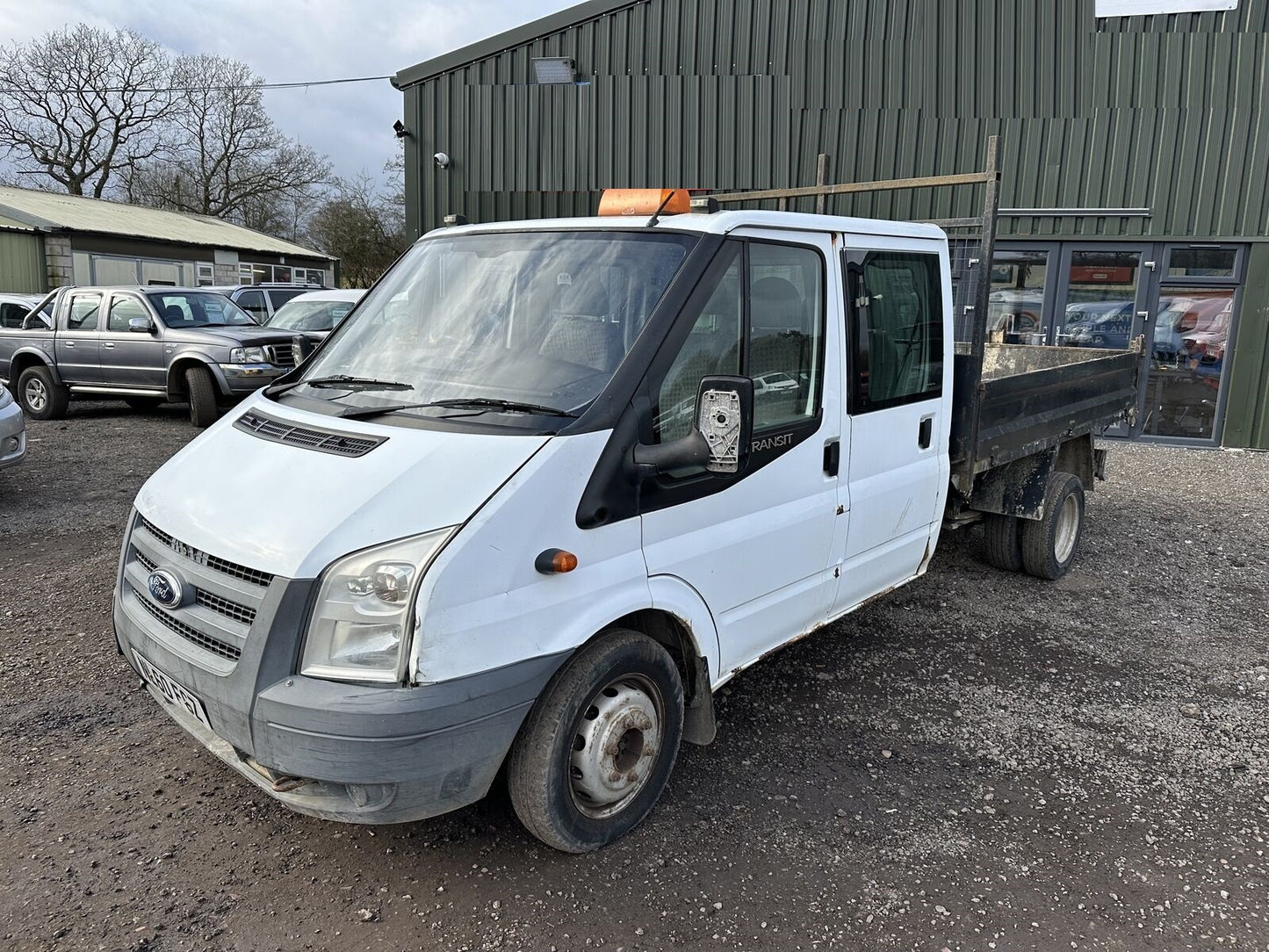 FORD TRANSIT TIPPER: BUILT TOUGH, READY FOR HEAVY LOADS >>--NO VAT ON HAMMER--<<
