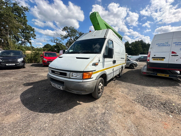 PRICED TO CLEAR - 2002 IVECO-FORD CHERRY PICKER WHITE WORK VAN ONLY 135K MILES (NO VAT ON HAMMER)